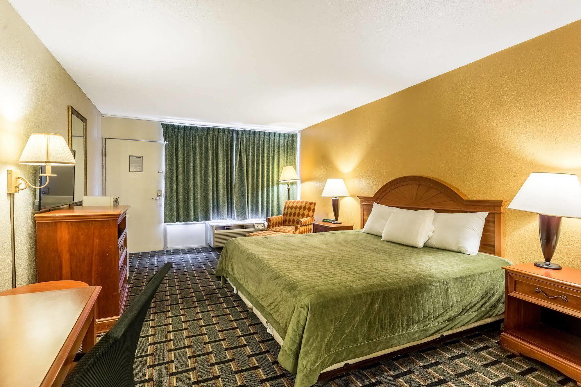 Rodeway Inn Denmark-Jackson Eksteriør bilde