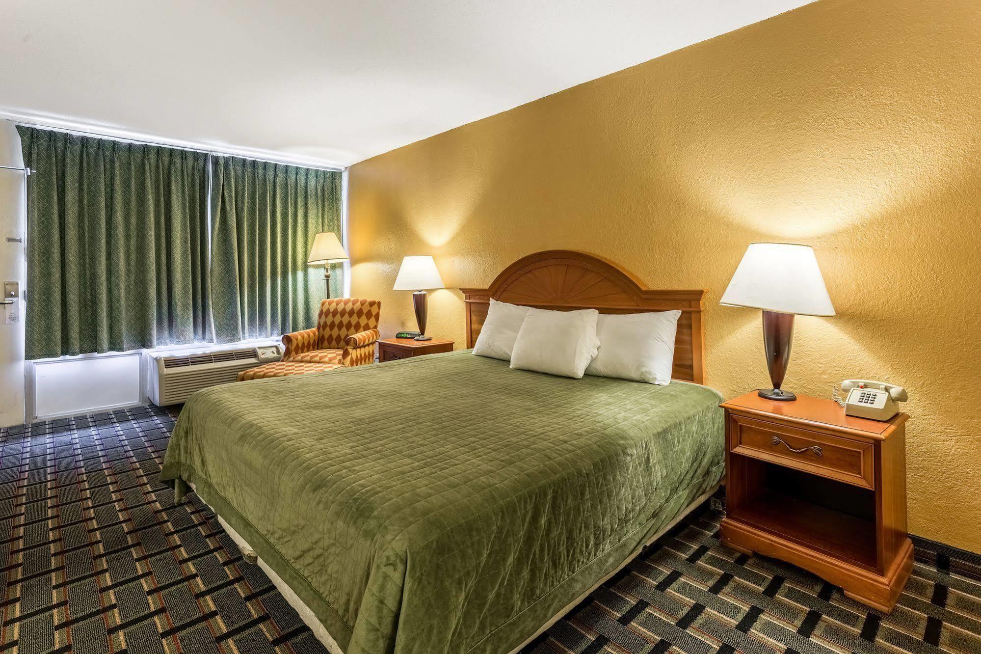 Rodeway Inn Denmark-Jackson Eksteriør bilde
